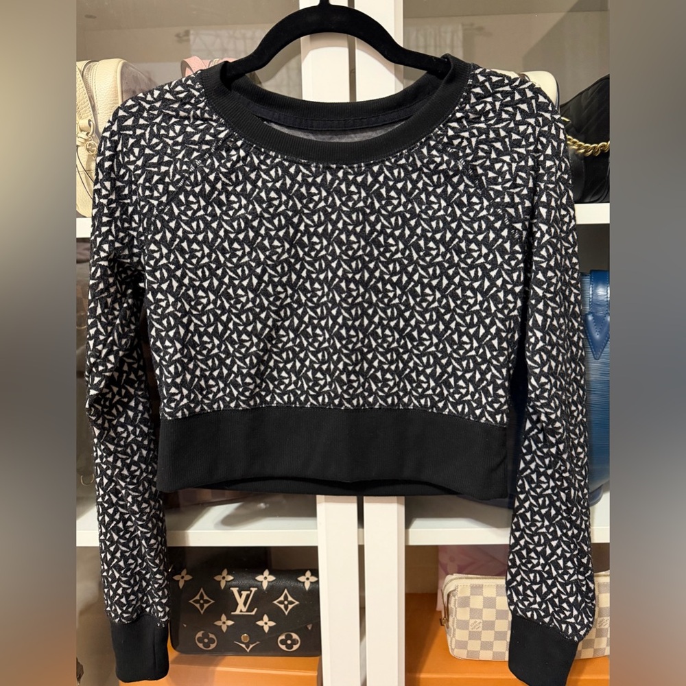 Mossimo Supply Co. Black and White Geometric Crop Top